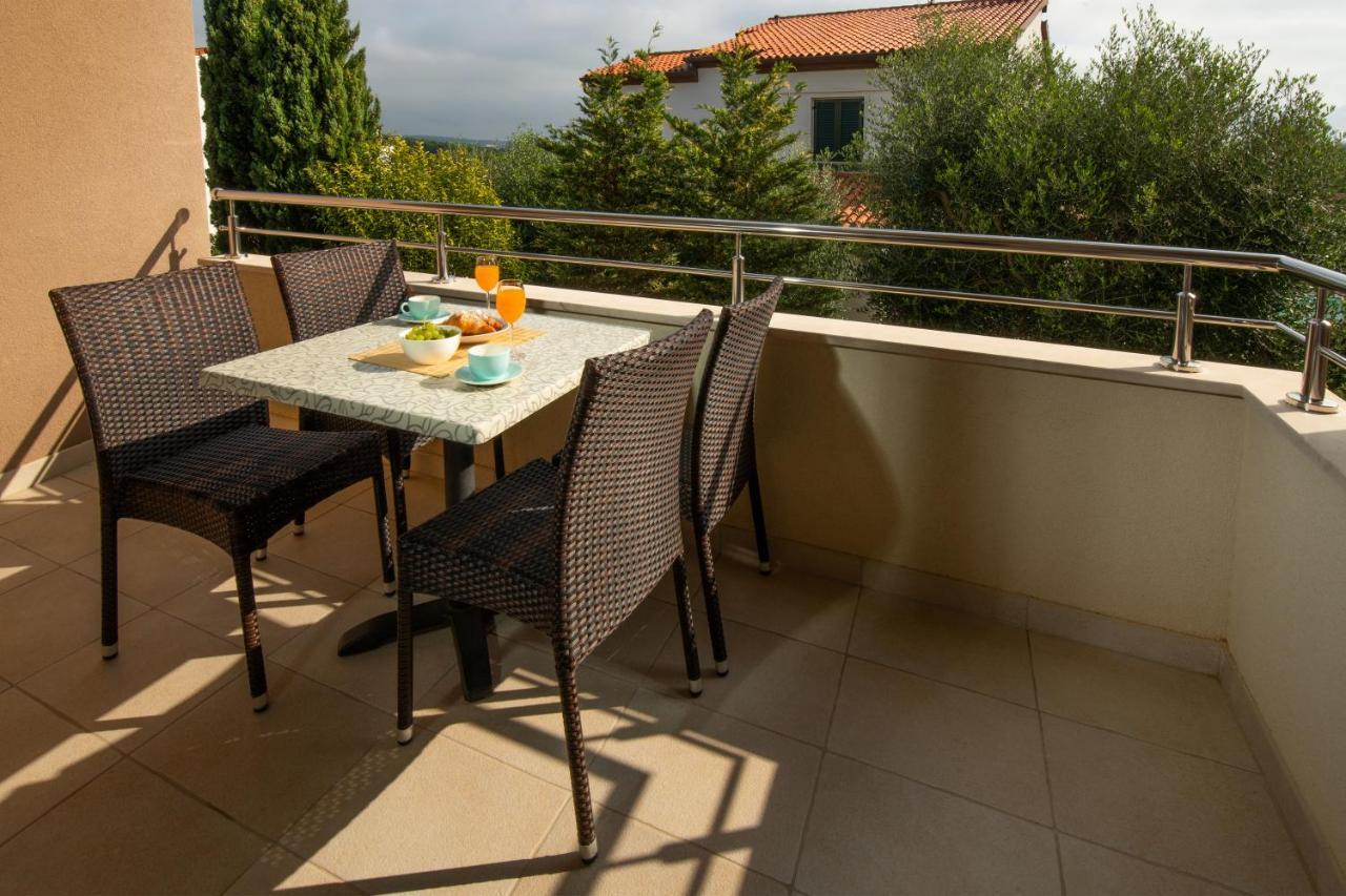 Apartments Oliva Premantura Luaran gambar